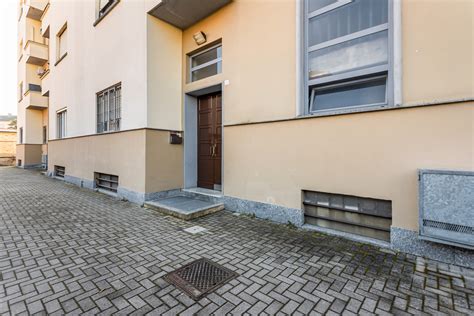tan via pavia